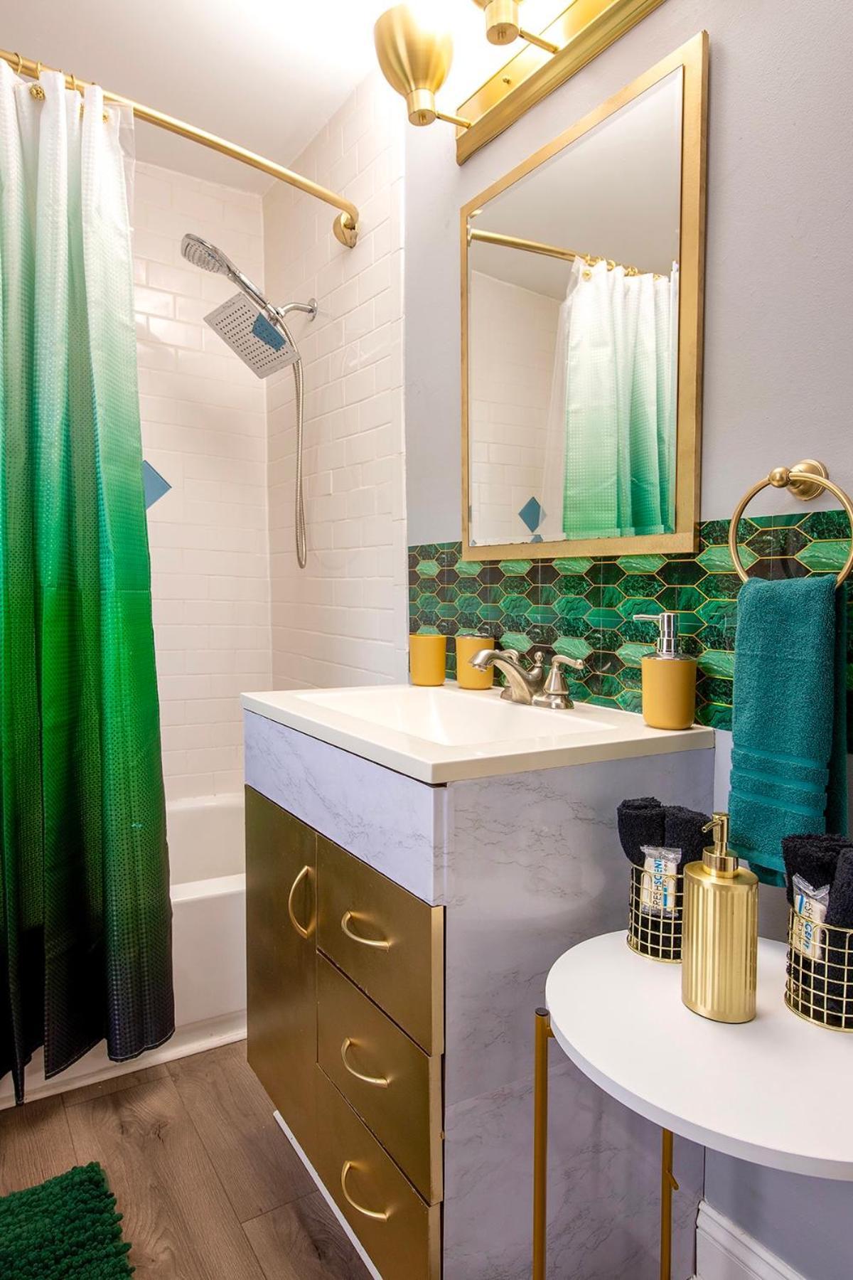 The Tremont Emerald - By Christmas Story House - Historic Charm & Modern Comfort Near Downtown With Parking, 300Mb Wifi & Self Check-In Cleveland Ngoại thất bức ảnh