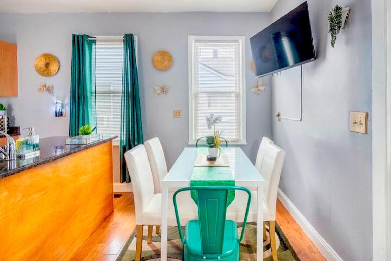 The Tremont Emerald - By Christmas Story House - Historic Charm & Modern Comfort Near Downtown With Parking, 300Mb Wifi & Self Check-In Cleveland Ngoại thất bức ảnh