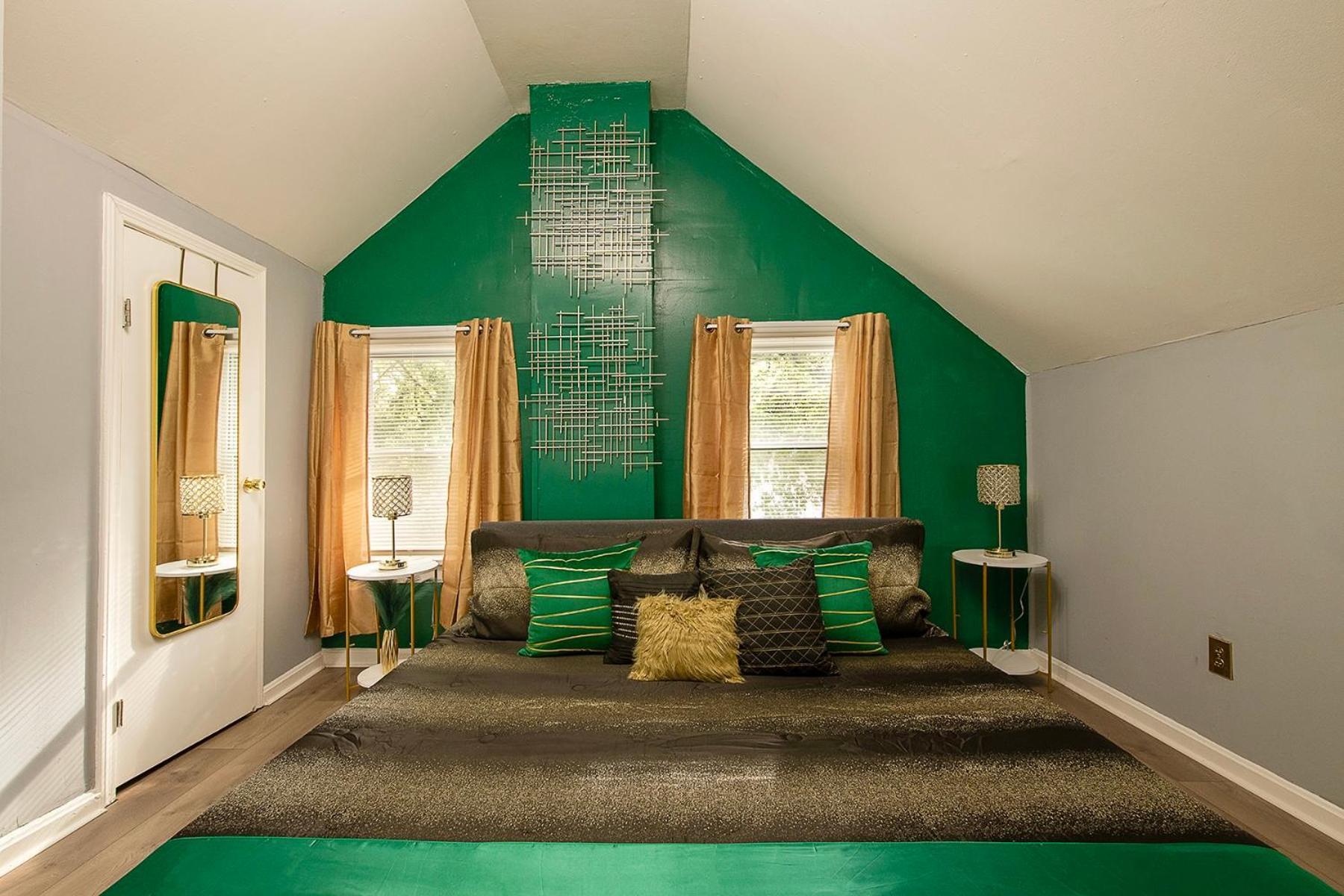 The Tremont Emerald - By Christmas Story House - Historic Charm & Modern Comfort Near Downtown With Parking, 300Mb Wifi & Self Check-In Cleveland Ngoại thất bức ảnh