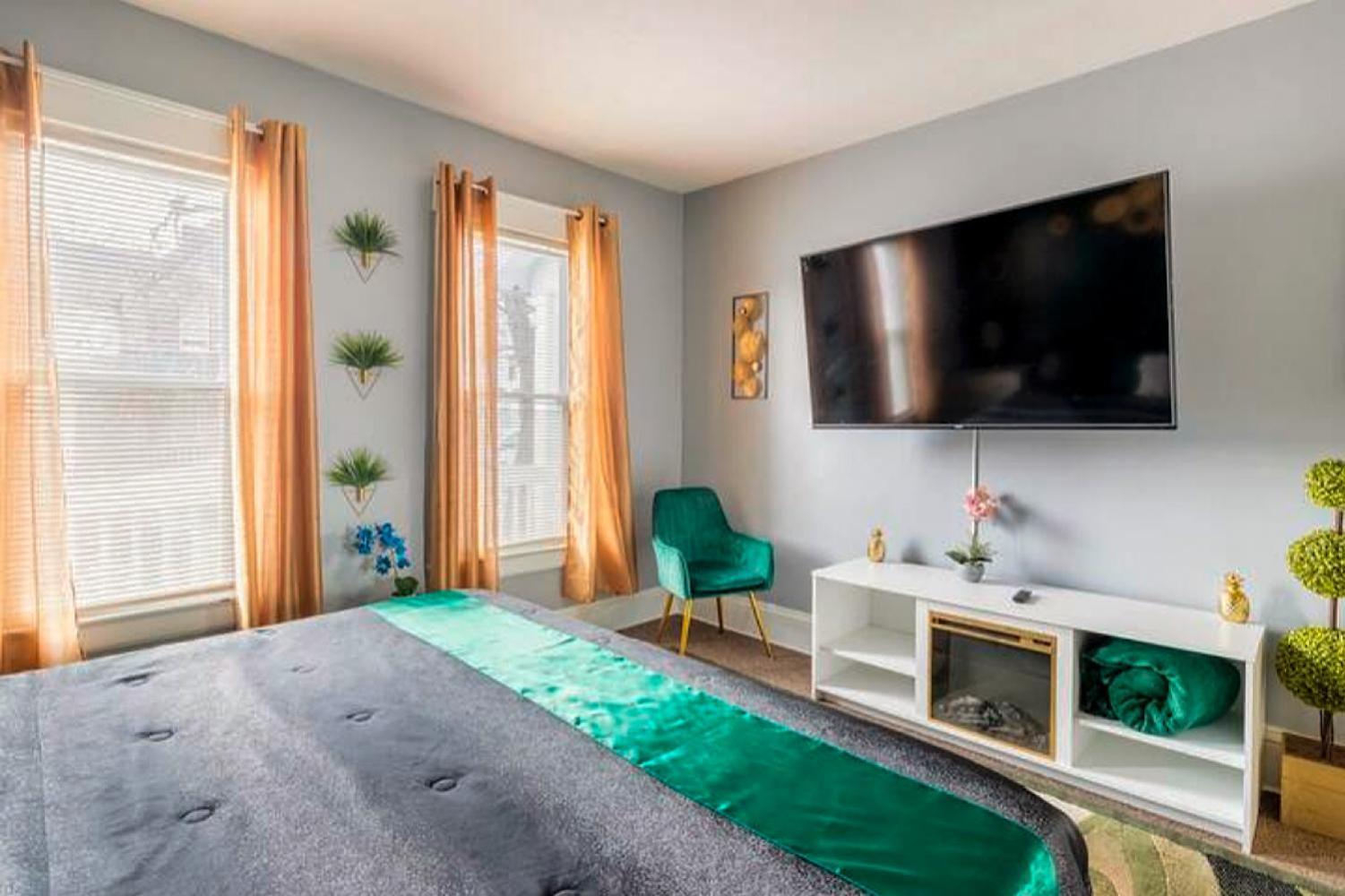 The Tremont Emerald - By Christmas Story House - Historic Charm & Modern Comfort Near Downtown With Parking, 300Mb Wifi & Self Check-In Cleveland Ngoại thất bức ảnh