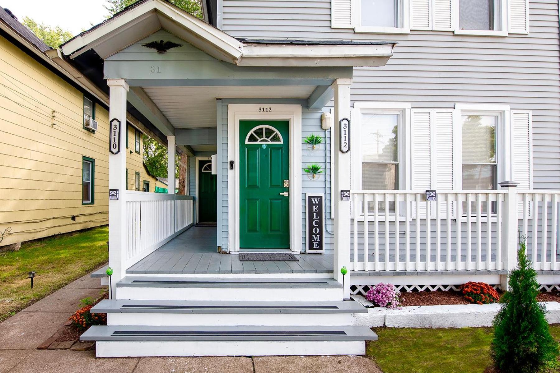 The Tremont Emerald - By Christmas Story House - Historic Charm & Modern Comfort Near Downtown With Parking, 300Mb Wifi & Self Check-In Cleveland Ngoại thất bức ảnh