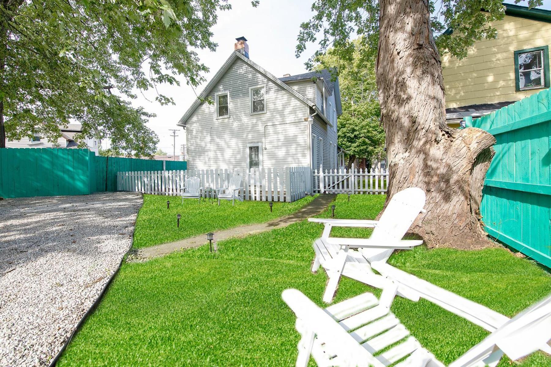 The Tremont Emerald - By Christmas Story House - Historic Charm & Modern Comfort Near Downtown With Parking, 300Mb Wifi & Self Check-In Cleveland Ngoại thất bức ảnh