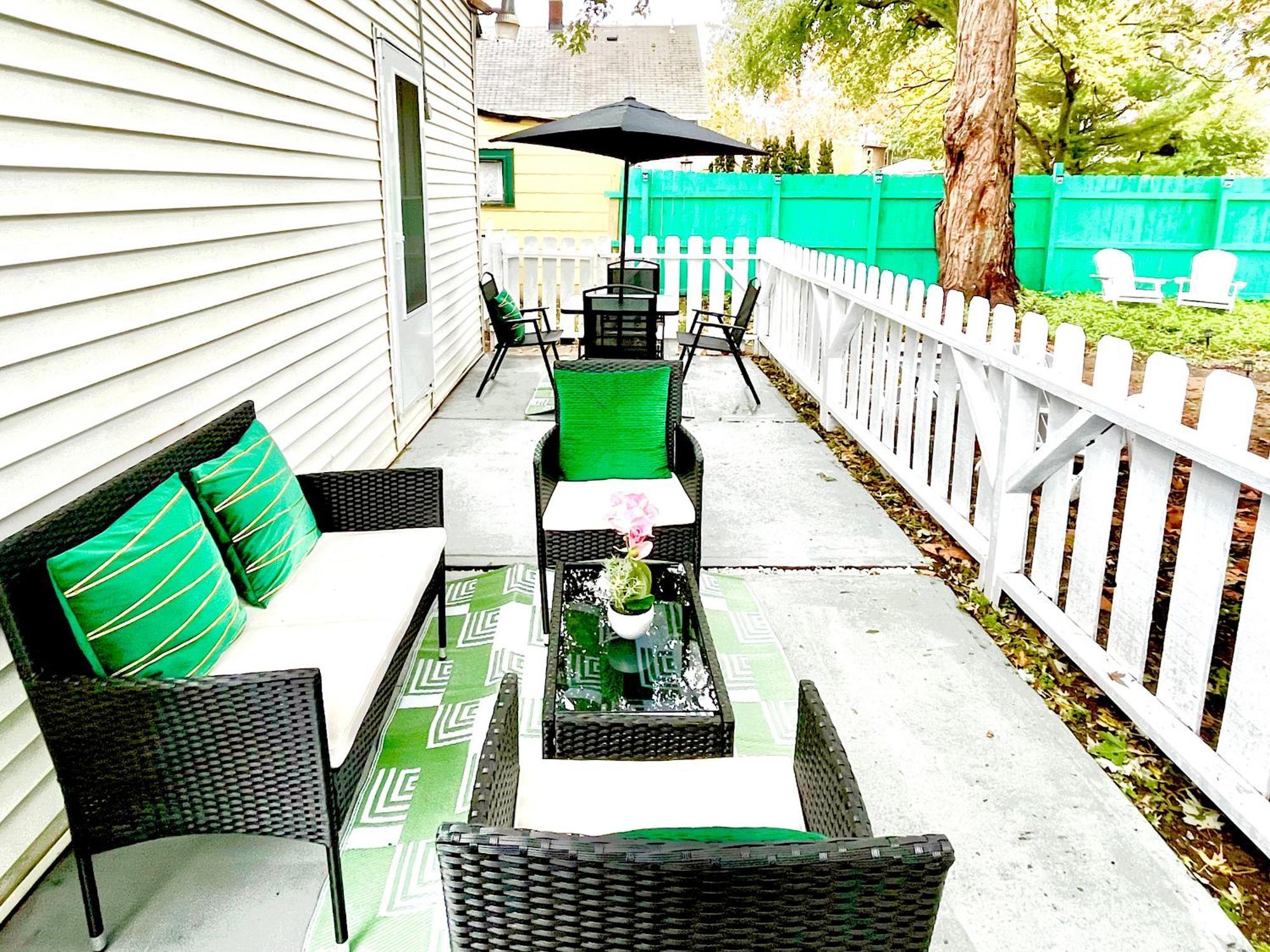 The Tremont Emerald - By Christmas Story House - Historic Charm & Modern Comfort Near Downtown With Parking, 300Mb Wifi & Self Check-In Cleveland Ngoại thất bức ảnh