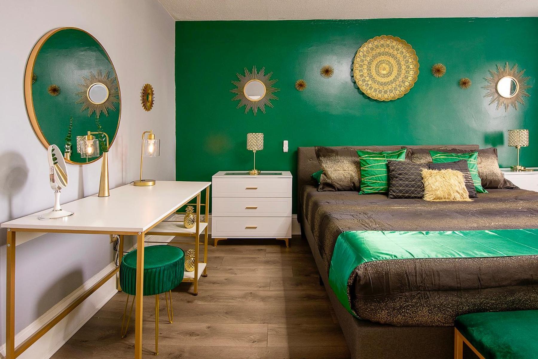 The Tremont Emerald - By Christmas Story House - Historic Charm & Modern Comfort Near Downtown With Parking, 300Mb Wifi & Self Check-In Cleveland Ngoại thất bức ảnh