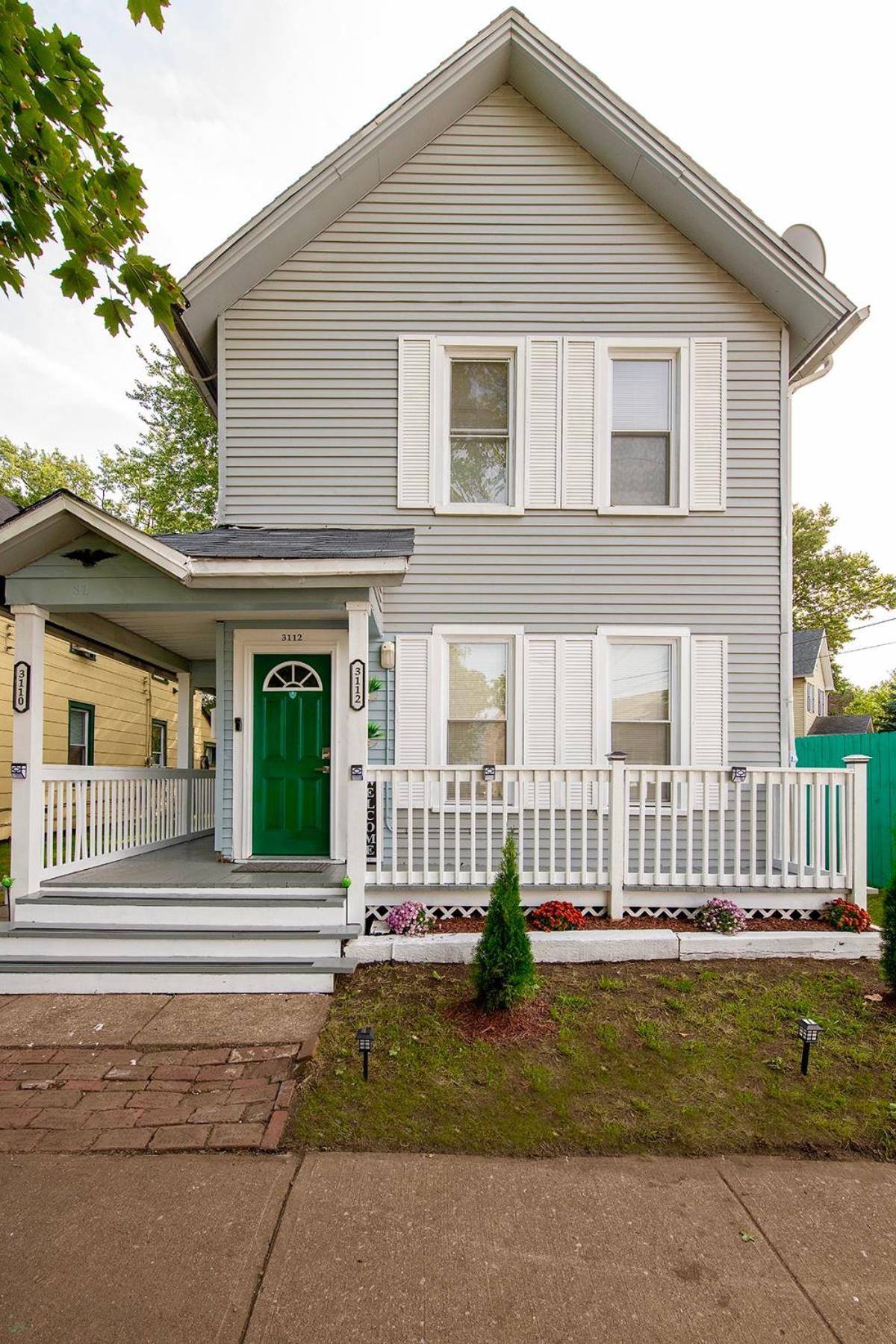 The Tremont Emerald - By Christmas Story House - Historic Charm & Modern Comfort Near Downtown With Parking, 300Mb Wifi & Self Check-In Cleveland Ngoại thất bức ảnh