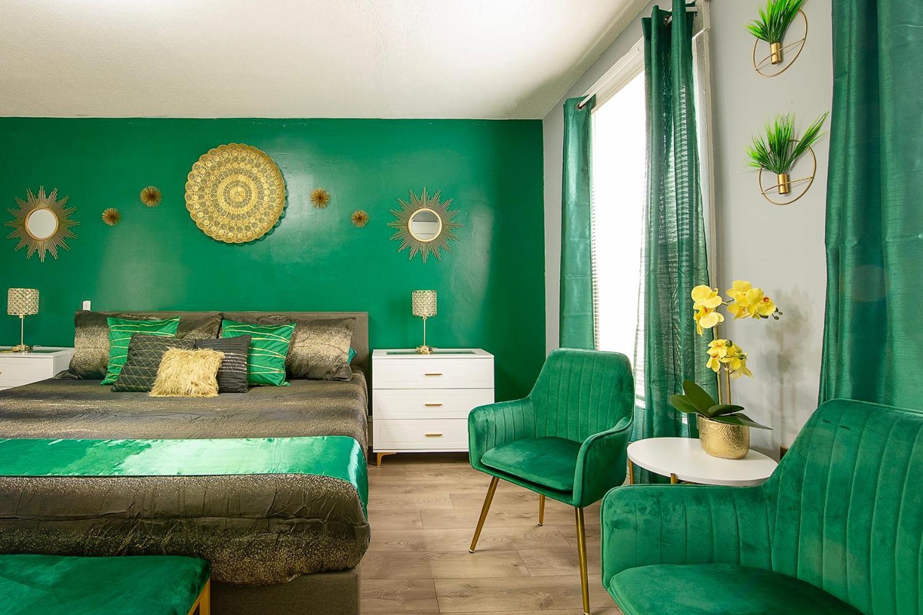 The Tremont Emerald - By Christmas Story House - Historic Charm & Modern Comfort Near Downtown With Parking, 300Mb Wifi & Self Check-In Cleveland Ngoại thất bức ảnh